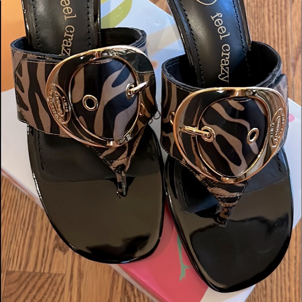 NEW DR. SCHOLLS BLACK AND GOLD BUCKLE ZEBRA PETITE HEEL SZ. 8.5